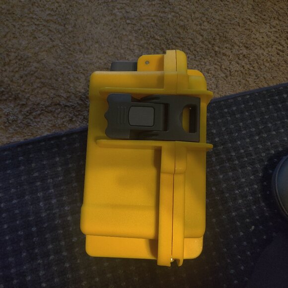 3 Slot Invicta Bright Yellow Impact Watch Case - Picture 4 of 7